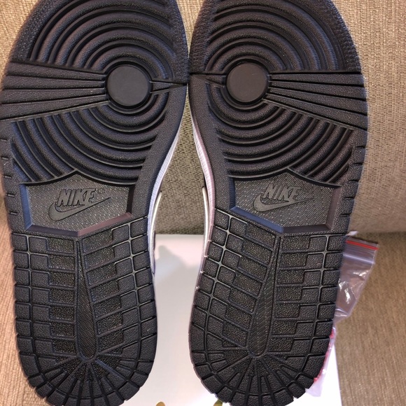 Jordan 1 Mid Multi Patent - Picture 5 of 10